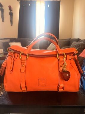 Dooney and Bourke large 14inch salmon Florentine satchel. EUC